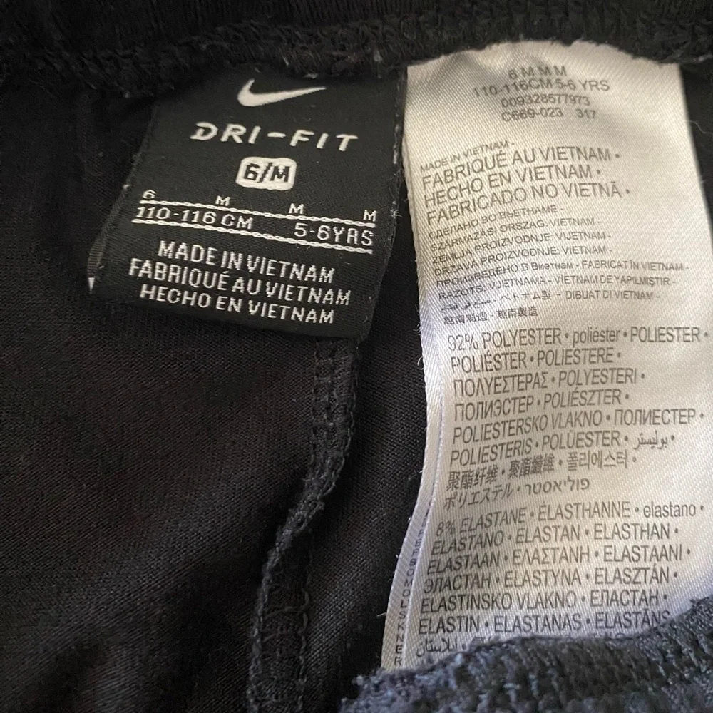 GIRLS ACTIVEWEAR BUNDLE-UNDER ARMOUR & NIKE-SIZE 6